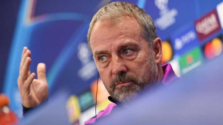 Flick: "No miramos al Madrid, estamos cuatro puntos por delante, pero es un viaje muy largo"