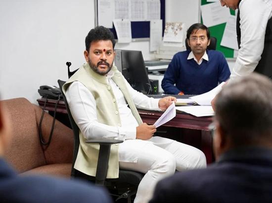 Civil Aviation Ministry launches emergency measures to resolve IndiGo schedule crisis Photo Source: ANI [ FULL VIEW ]