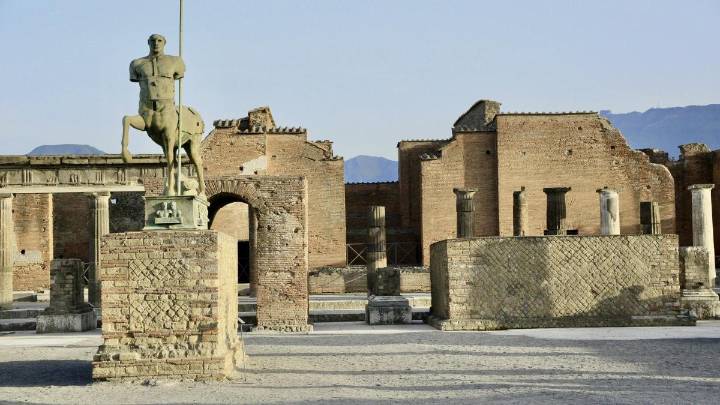 Esqueletos de madres y bebés descubiertos en Gran Bretaña demuestran que el urbanismo romano era malo para la salud