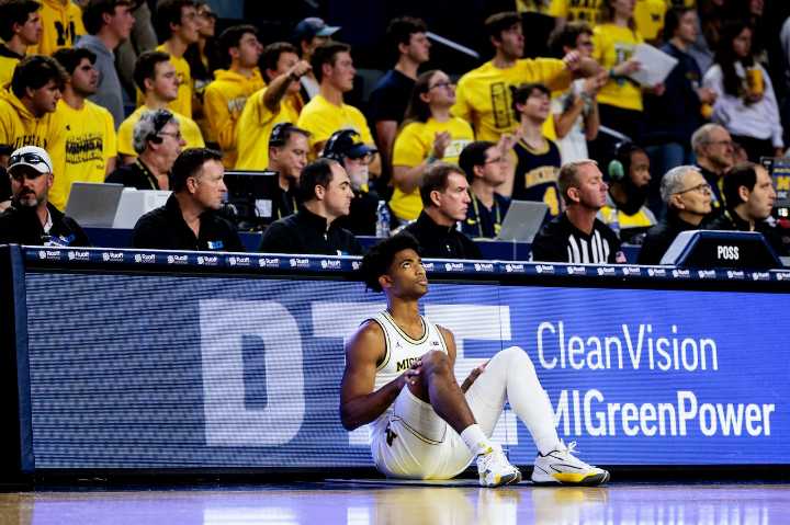 Ex-Wolverine medically retires from basketball after 2 games at new school