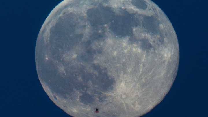 December's supermoon will still appear full on Dec. 5. What to know