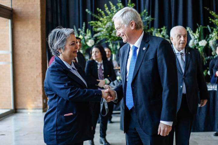 Las principales diferencias ideológicas entre Jara y Kast y las propuestas más destacadas de cada uno