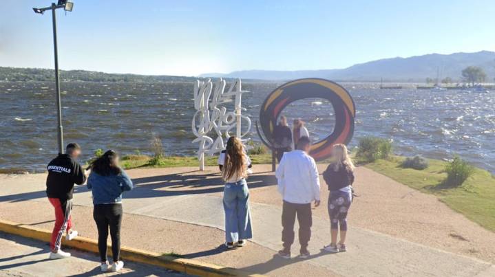 Córdoba: una nena se descompensó en una pileta durante su viaje de egresados, fue internada y está grave