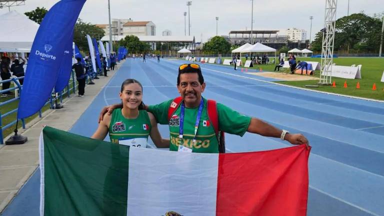 Entrenadores Karen Aguirre y Juan Manuel Viera ganan el Premio Municipal del Deporte 2025
