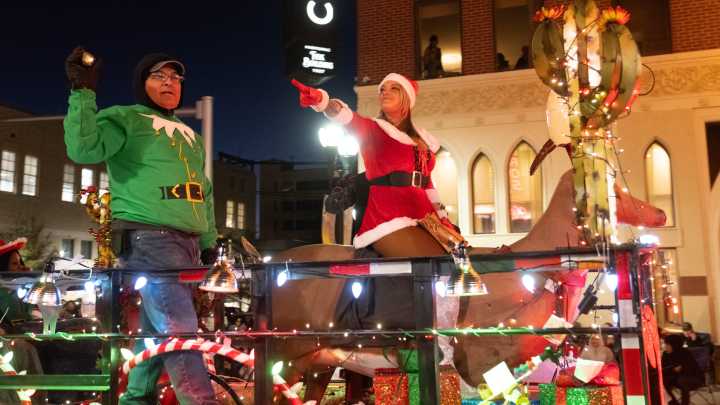 Amarillo Electric Light Parade draws big crowds and festive floats