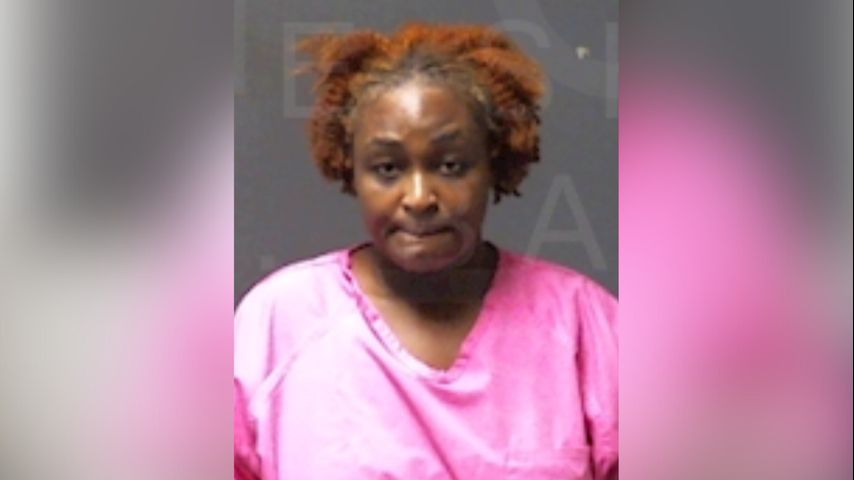 Baton Rouge woman arrested for allegedly abandoning two young children at a motel