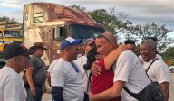 Reciben a trabajadores eléctricos solidarios en  provincia de Cuba
