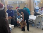 Llevan alumnos del Cobach regalos al Hospital Infantil
