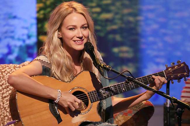 Jewel Says a Dangerous Drug Bust in Mexico Inspired ‘You Were Meant for Me’