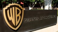 Por qué la compra de Warner Bros a manos de Netflix tiene a Hollywood temblando: "Podría destruir el mercado"