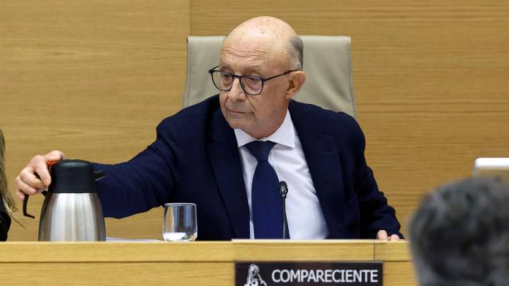 La Fiscalía rechaza archivar el caso Montoro: «Son actuaciones graves de corrupción que no entienden de ideología»