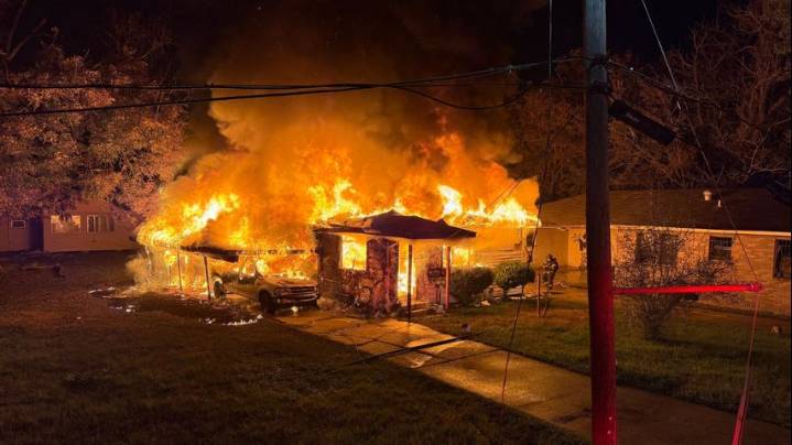 Baton Rouge Fire Department suspects arson in house fire on Smiley Avenue