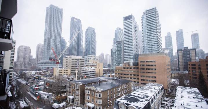Toronto asking rents fall to lowest point since 2022