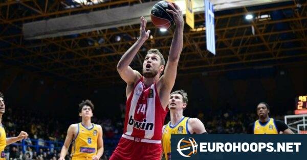 Olympiacos bounces back from their EuroLeague defeat by crushing Peristeri