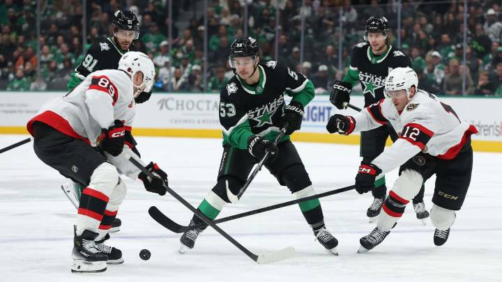 Johnston scores hat trick, Stars ease past Senators