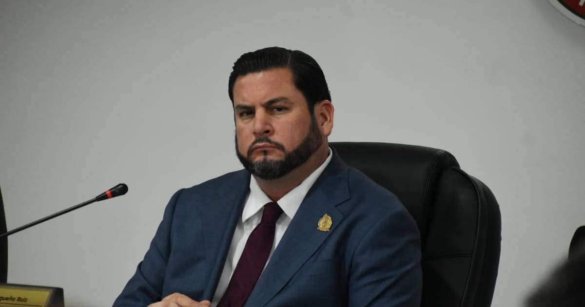 Alcalde Ismael Burgueño firma carta compromiso con Antorcha Campesina