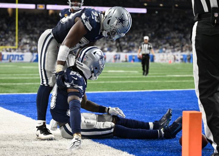 Deadspin | Cowboys WR CeeDee Lamb practices, still in protocol