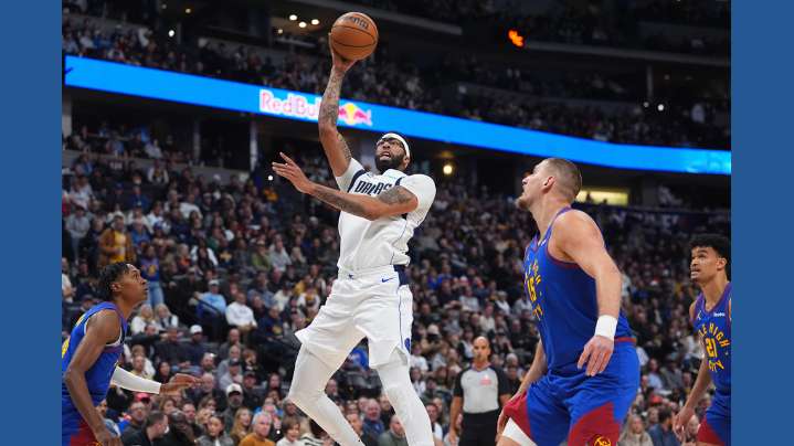 Anthony Davis has 32 points as Mavericks beat Nuggets 131