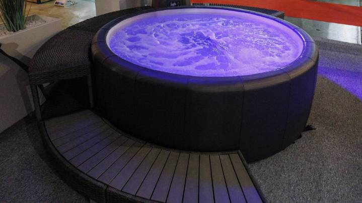 English Husband Admits to Drowning Wife in Hot Tub After Night Out Together