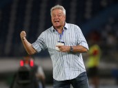 Primera rueda de prensa polémica; tuvo que disculparse