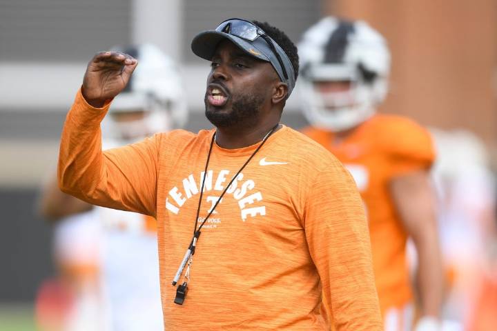 Deadspin | Reports: Tennessee parts ways with DC Tim Banks