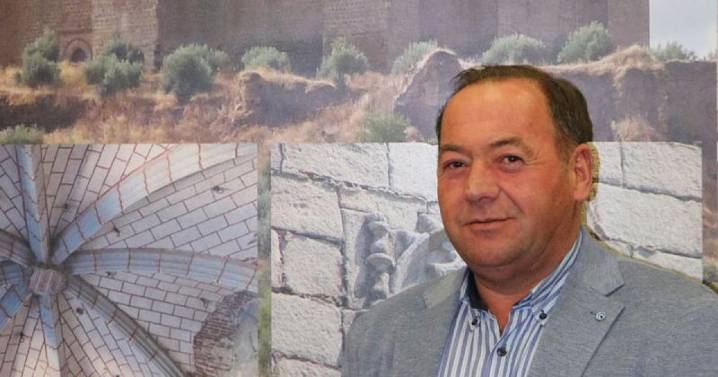 Un alcalde del PSOE de Córdoba, a una subordinada: «Te tengo ganas. Echas de menos una buena comida»