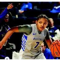 Rowe shines in Buffalo's victory over Niagara