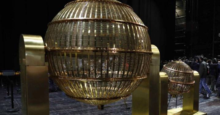 Las probabilidades reales: rayo, Lotería o tiburón… ¿qué te puede pasar antes?