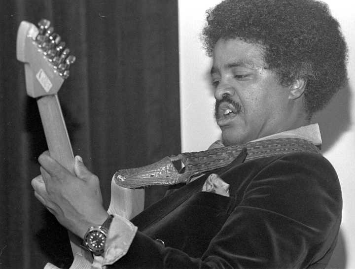 Death of 2 guitar icons rocks music world: ‘Everyone who loves music knows their work’