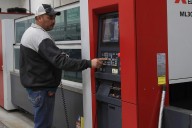 Cae producción industrial de México un 0.7% anual en octubre, pese a repunte mensual