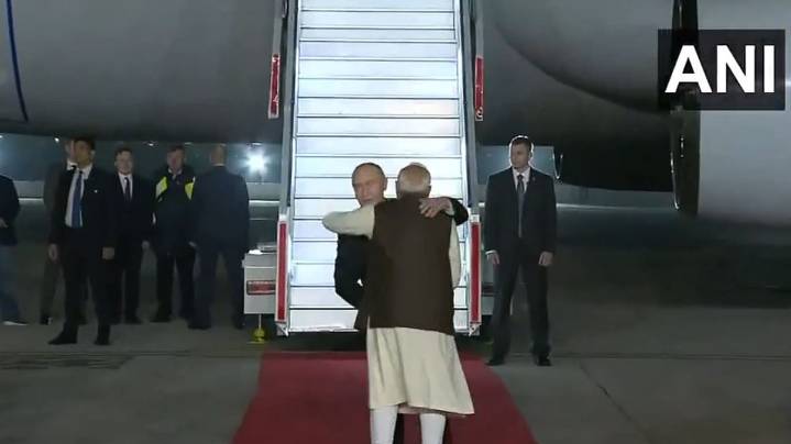 PM Modi receives Putin at Delhi's Palam airport