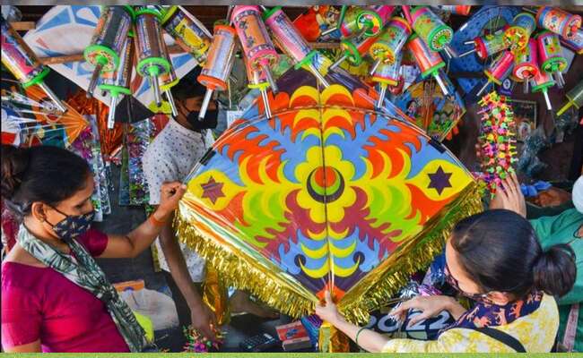Rising raw material costs push kite prices up by 40% ahead of Mak...