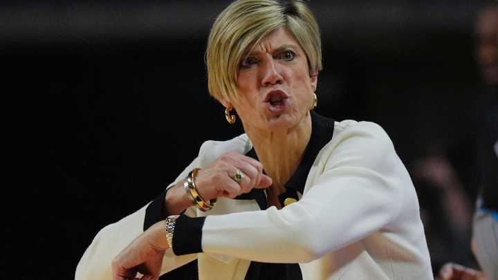 Jan Jensen stays positive after Iowa's road loss to No. 10 Iowa State