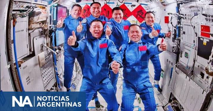 China estrena nuevos trajes espaciales en la primera caminata de la misión Shenzhou
