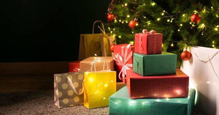 Menos regalos, pero con mayor significado para niños, efectos emocionales de dar y recibir