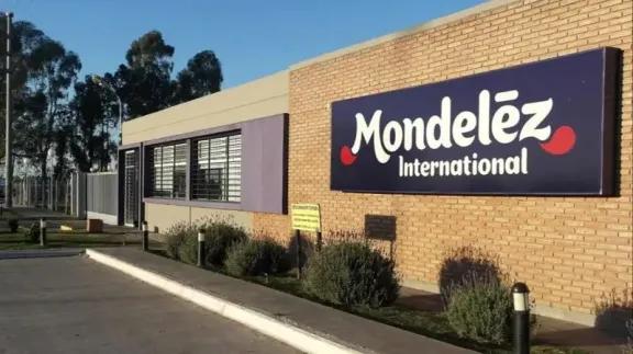 Mondelez frenó su producción en Pacheco por derrumbe del consumo y exceso de stock