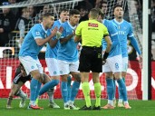 Nápoles tropieza y deja escapar el liderato de la Serie A