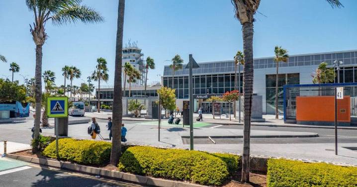 Cabin crew 'attacked' on Edinburgh flight to Tenerife as calls for 'medical assistance'