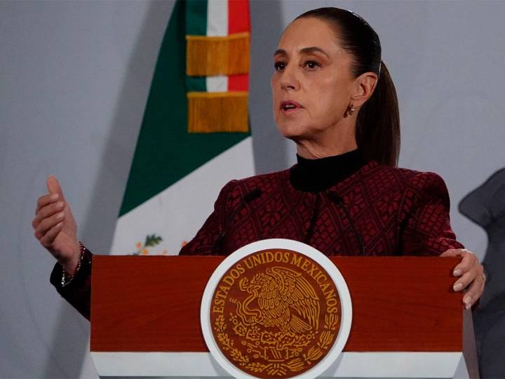 Sheinbaum busca llamada con el papa León XIV para formalizar invitación para que visite México