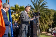 El alcalde pone en valor la pluralidad y convivencia que definen a Benalmádena como ejemplo del éxito de la Constitución de 1978