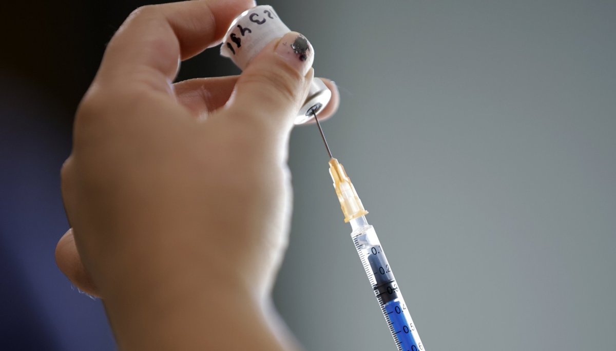 Gobierno emite alerta epidemiológica y refuerza la campaña de vacunación ante alza de casos de sarampión en Argentina