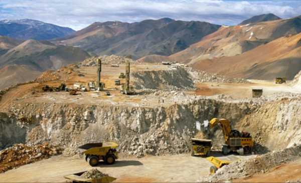 Peronismo y minería: regalando banderas