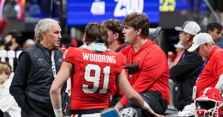 Kirby Smart updates outlook of Georgia center position as Drew Bobo deals with injury