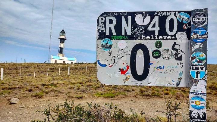 Escapada al destino donde nace la Ruta 40: pingüinos, faro centenario y paisajes únicos