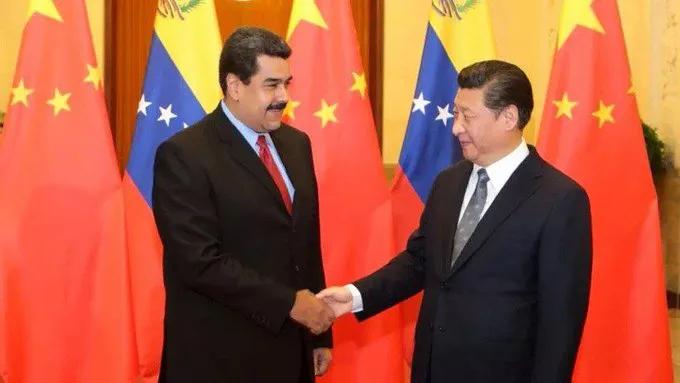China condena el robo de petroleros en el Caribe por EEUU