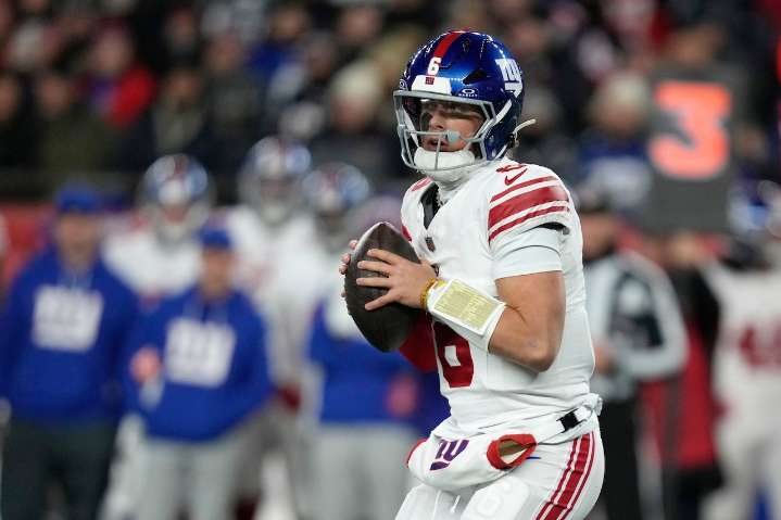 How Jaxson Dart felt about huge hit from Patriots LB Christian Elliss