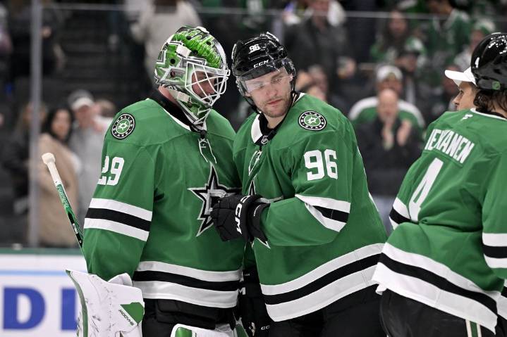 Deadspin | Stars' home dominance of Sharks continues in 4-1 win