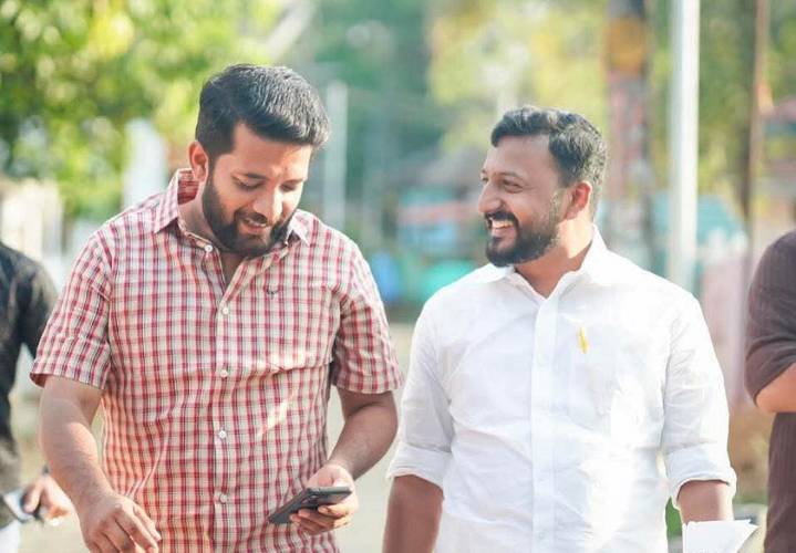 Caught with no option, MP Shafi Parambil distances himself from Rahul Mamkootathil