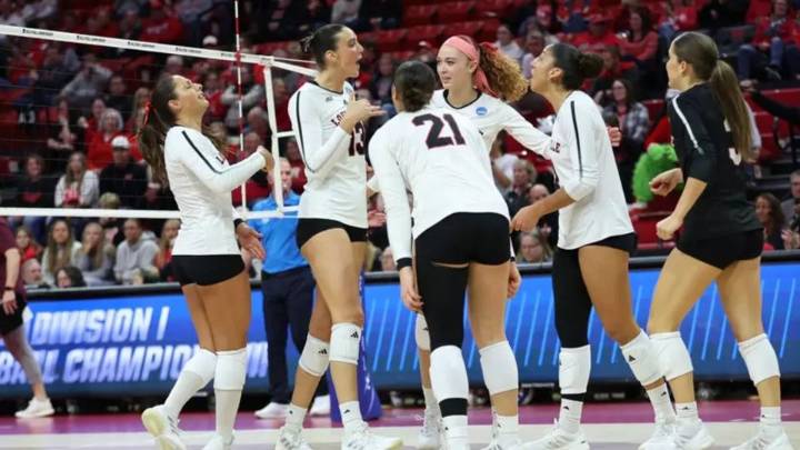 Louisville falls to Texas A&M in NCAA Semifinals