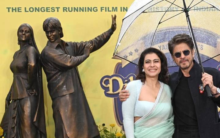 Shah Rukh Khan and Kajol unveil ‘Dilwale Dulhania Le Jayenge’ bronze statue in London to mark 30 years